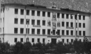 Историческая фотография здания института
